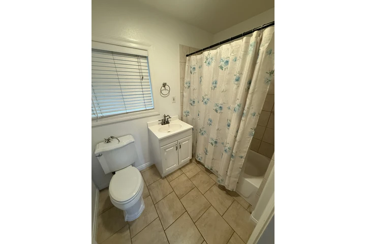 $2300 : ADU for Rent in Anaheim image 3