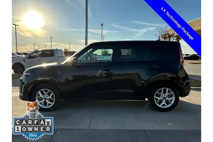 $15749 : Kia Soul 2023 S 4dr Crossove image 10