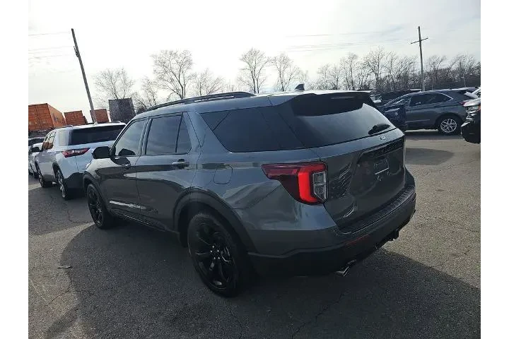 $27999 : Ford Explorer 2023 ST-Line 4 image 6