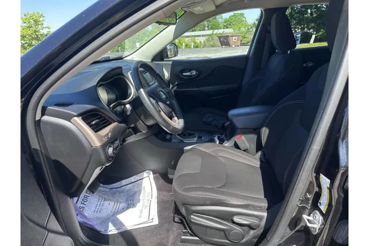 $9900 : 2016 Cherokee Latitude image 10
