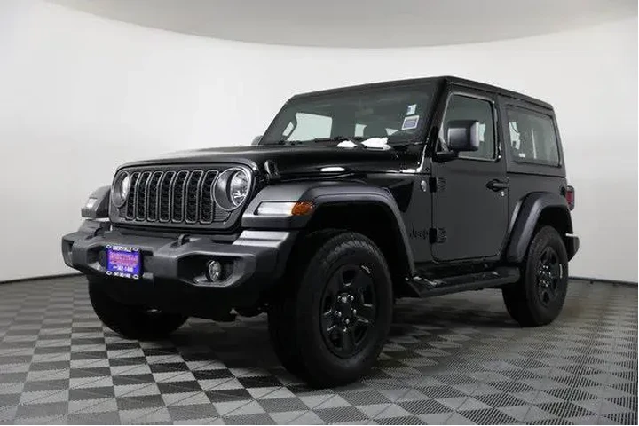 $33912 : Jeep Wrangler 2025 4x4 Sport image 2