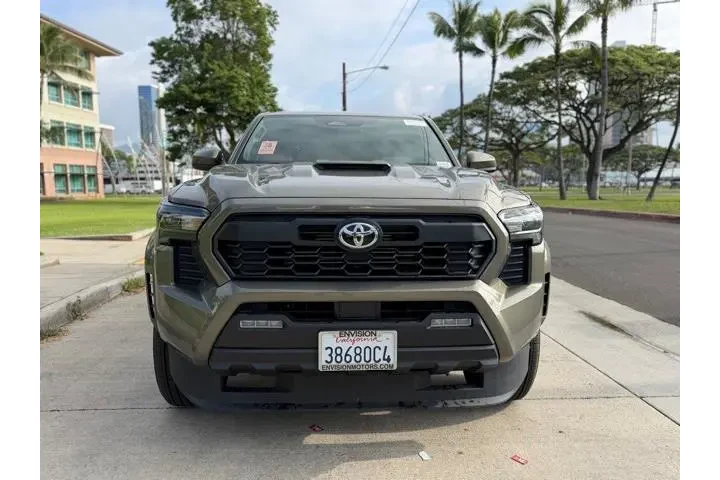 $39918 : Toyota Tacoma 2024 4x2 TRD S image 3