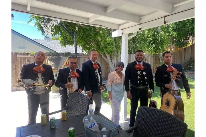 Mariachi Los Potrillos image 2