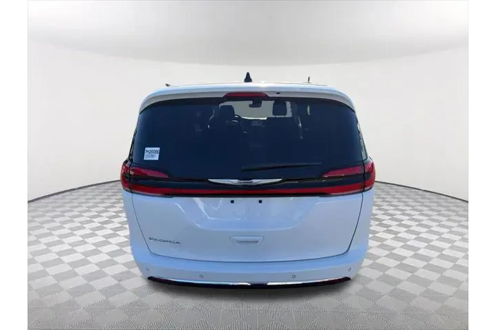 $26391 : Chrysler Pacifica 2024 Touri image 6