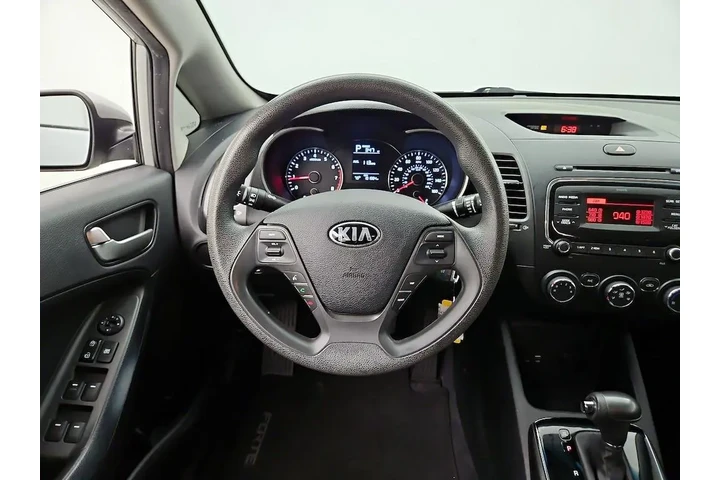 $10599 : Kia Forte 2017 LX 4dr Sedan image 10