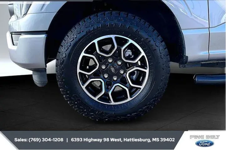 $30825 : Ford F-150 2023 4x4 XL 4dr S image 7