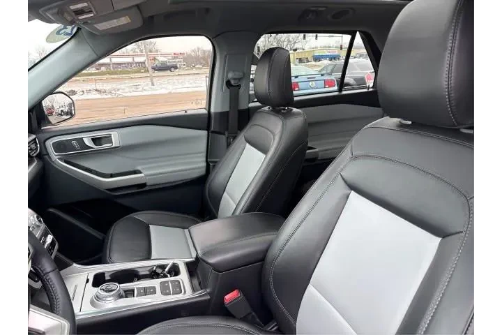 $29994 : Ford Explorer 2023 XLT 4dr S image 9