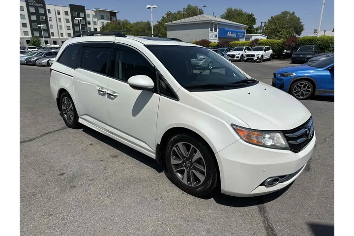 $10910 : 2015 Odyssey Touring Elite image 5