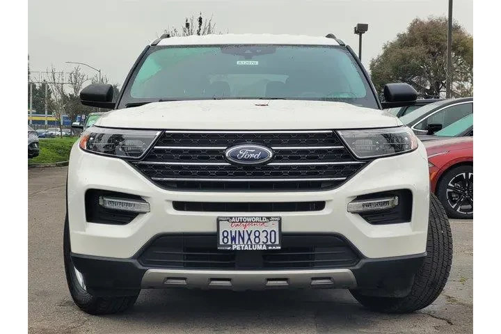 $25988 : Ford Explorer 2021 AWD XLT 4 image 2