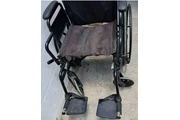 $1550 : SILLA COLOR NEGRA, CON USO, PE thumbnail