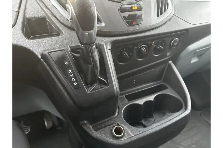 $12393 : Ford Transit 2017 250 3dr SW image 6