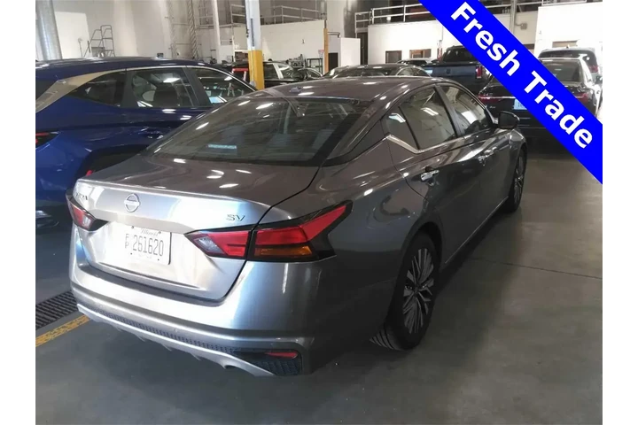 $20997 : Nissan Altima 2023 2.5 SV 4d image 5