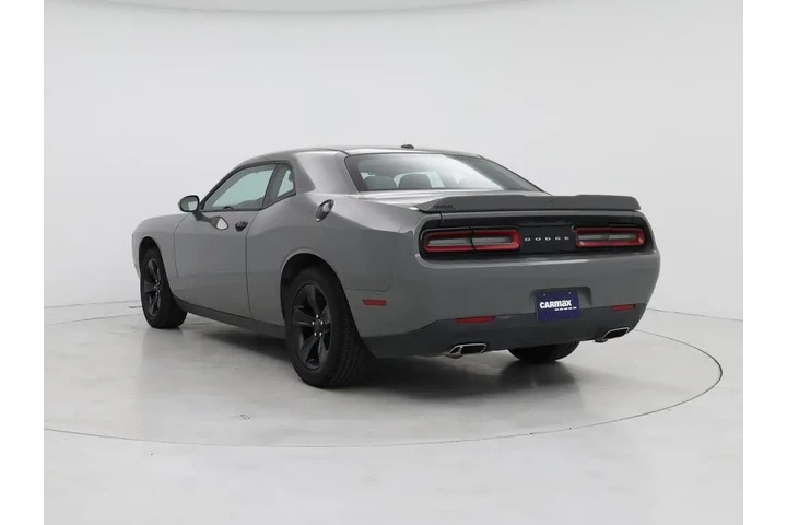 $17998 : Dodge Challenger 2019 SXT 2d image 2