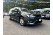 2018 Pacifica Touring L en Elizabeth