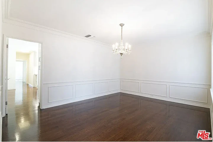 $1500 : 3 Beds Beautiful Home image 4