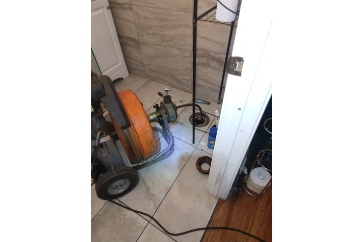 24 Horas PLOMERIA EN TODA AREA image 1