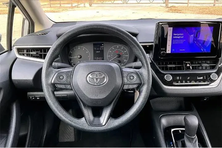$20133 : Toyota Corolla 2023 LE 4dr S image 5