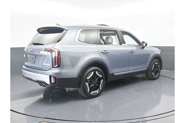 $29997 : Kia Telluride 2024 EX 4dr SU image 6