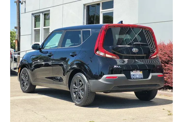 $15500 : Kia Soul 2020 LX 4dr Crossov image 4