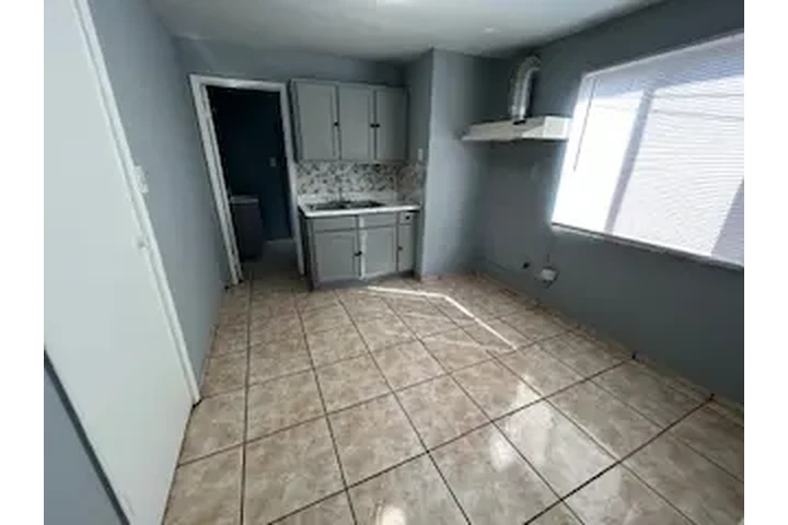 $1200 : Apartamento de una recámara image 2
