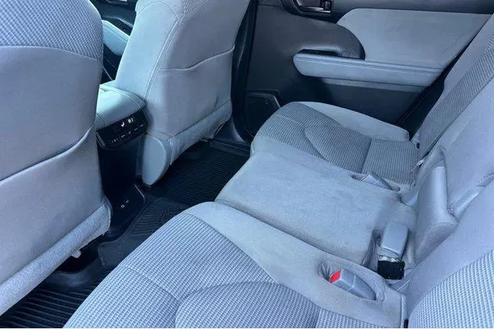$25000 : Toyota Highlander 2020 LE 4d image 7