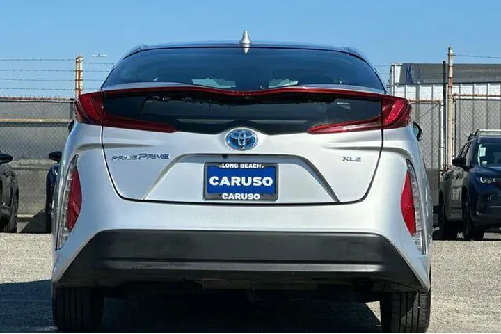 $18875 : Toyota Prius Prime 2021 XLE image 4