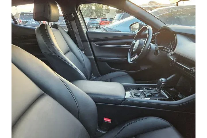 $19591 : Mazda Mazda3 Hatchback 2024 image 8