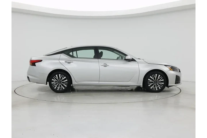 $21998 : Nissan Altima 2024 2.5 SV 4d image 7