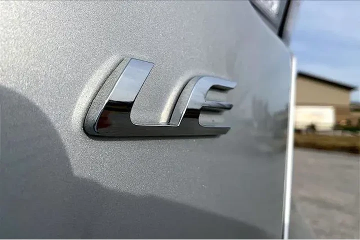 $20133 : Toyota Corolla 2023 LE 4dr S image 8