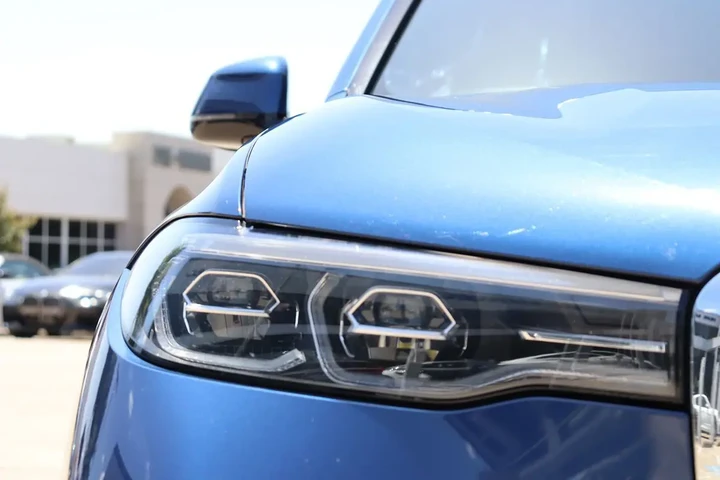 $38511 : 2019 X7 xDrive50i image 6