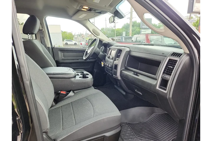 $29455 : Ram 1500 Classic 2023 4x4 Tr image 10