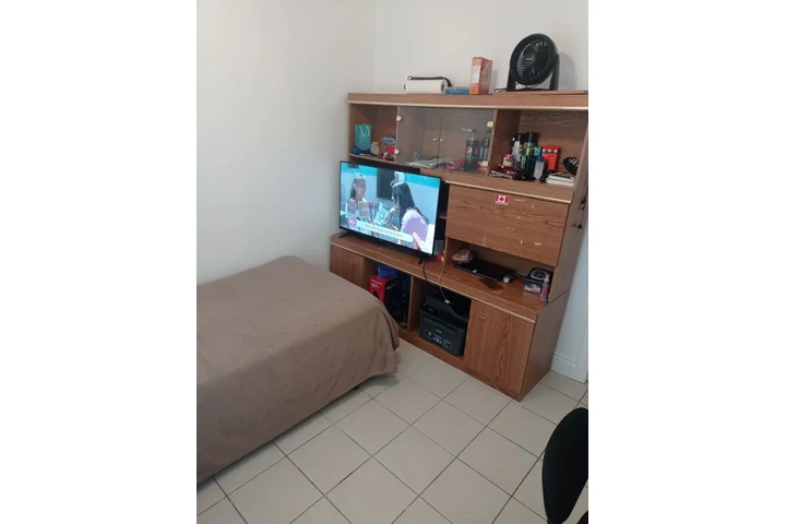 $850 : RENTO CUARTO WILSON Y KEELE image 9