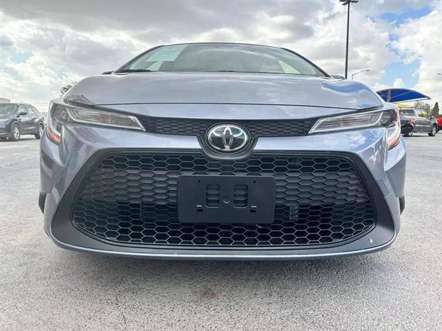 $22995 : Pre-Owned 2021 Corolla LE Sed image 3