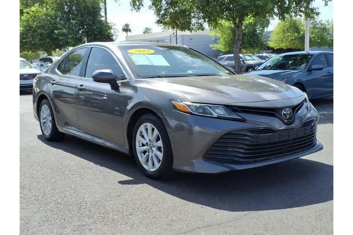 $17995 : Toyota Camry 2019 LE 4dr Sed image 7