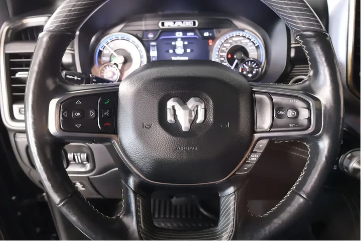 $38489 : Ram 1500 2020 4x4 Limited 4d image 3