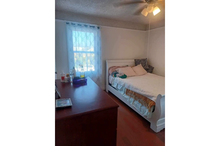 $800 : Recamara image 1