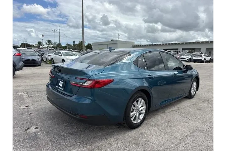 $27510 : Toyota Camry 2026 image 3
