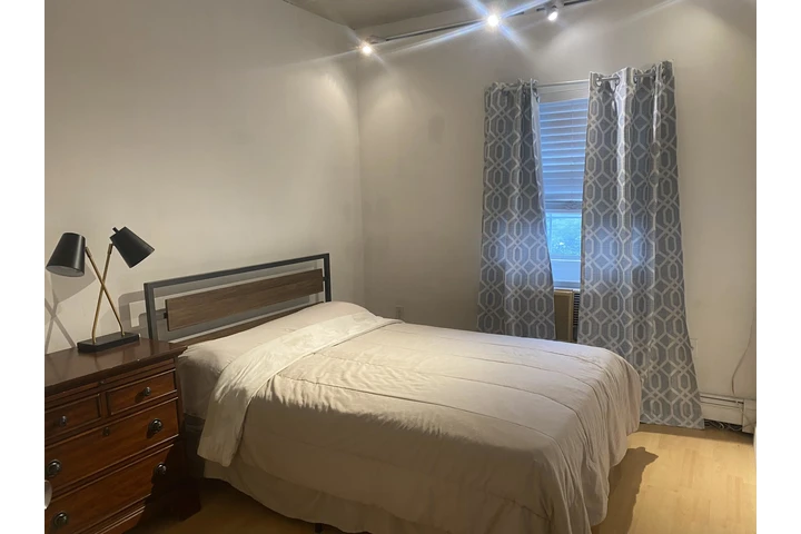 $250 : 1 CUARTO A DAMA CASA PVRD image 1