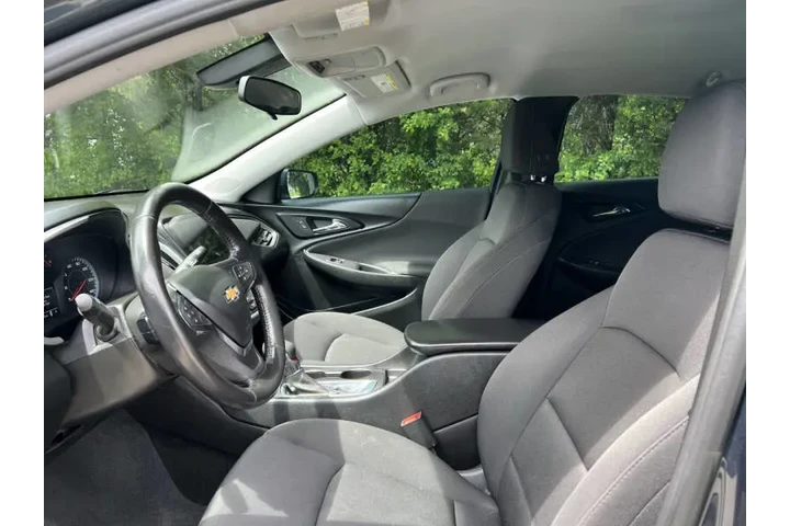 $15997 : 2021 Malibu RS image 8