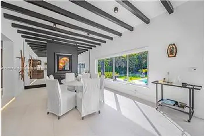 $10000 : Rental property with 3 bedro image 8