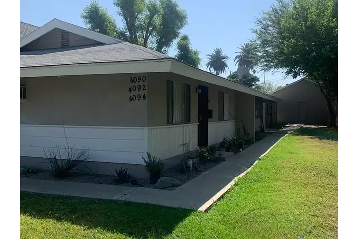 $1450 : Hot 2bd 1ba at Riverside image 2