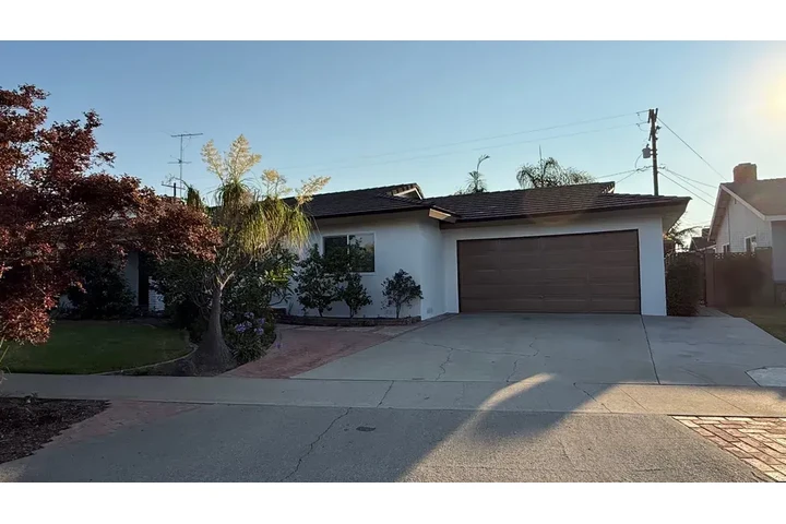$1700 : Garden Grove - Ready Casa image 2