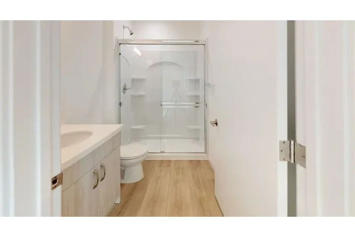 $1450 : 1Bedroom Apt In Los Angeles image 6