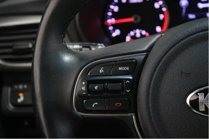 $13951 : Kia Optima 2018 S 4dr Sedan image 9