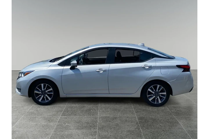 $24164 : Nissan Versa 2023 SV 4dr Sed image 2
