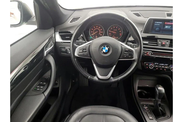 $15998 : BMW X1 2018 AWD xDrive28i 4d image 10