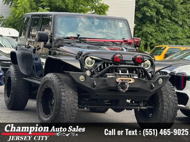 Used 2016 Wrangler Unlimited image 2