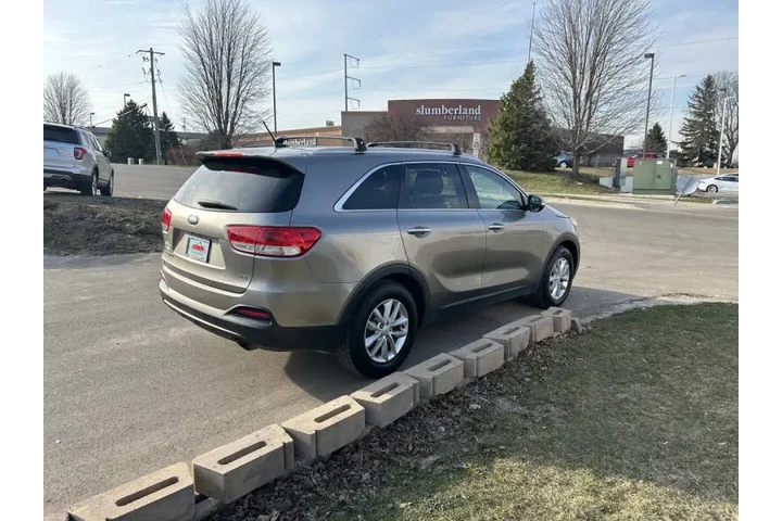 $8490 : 2017 Sorento LX V6 image 7