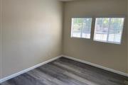 $900 : Home San Bernardino, CA thumbnail