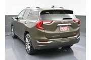 $30591 : GMC Terrain 2023 AWD Denali thumbnail